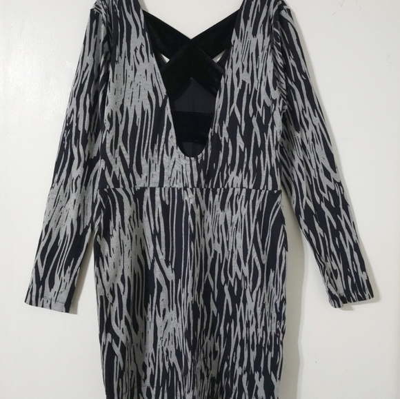 BCBGENERATION Black Grey Zebra Print Vneck Fitted Long Sleeve Mini Dress L - Picture 6 of 16